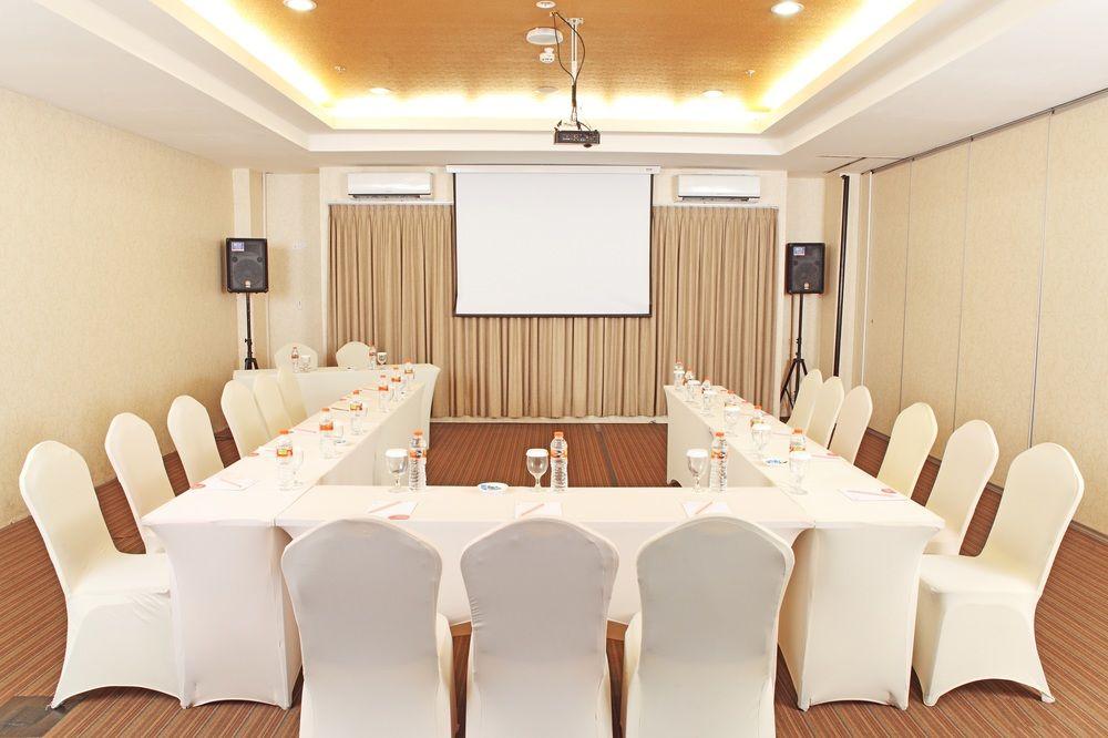 Luxury Malioboro Hotel Γιογκιακάρτα Εξωτερικό φωτογραφία