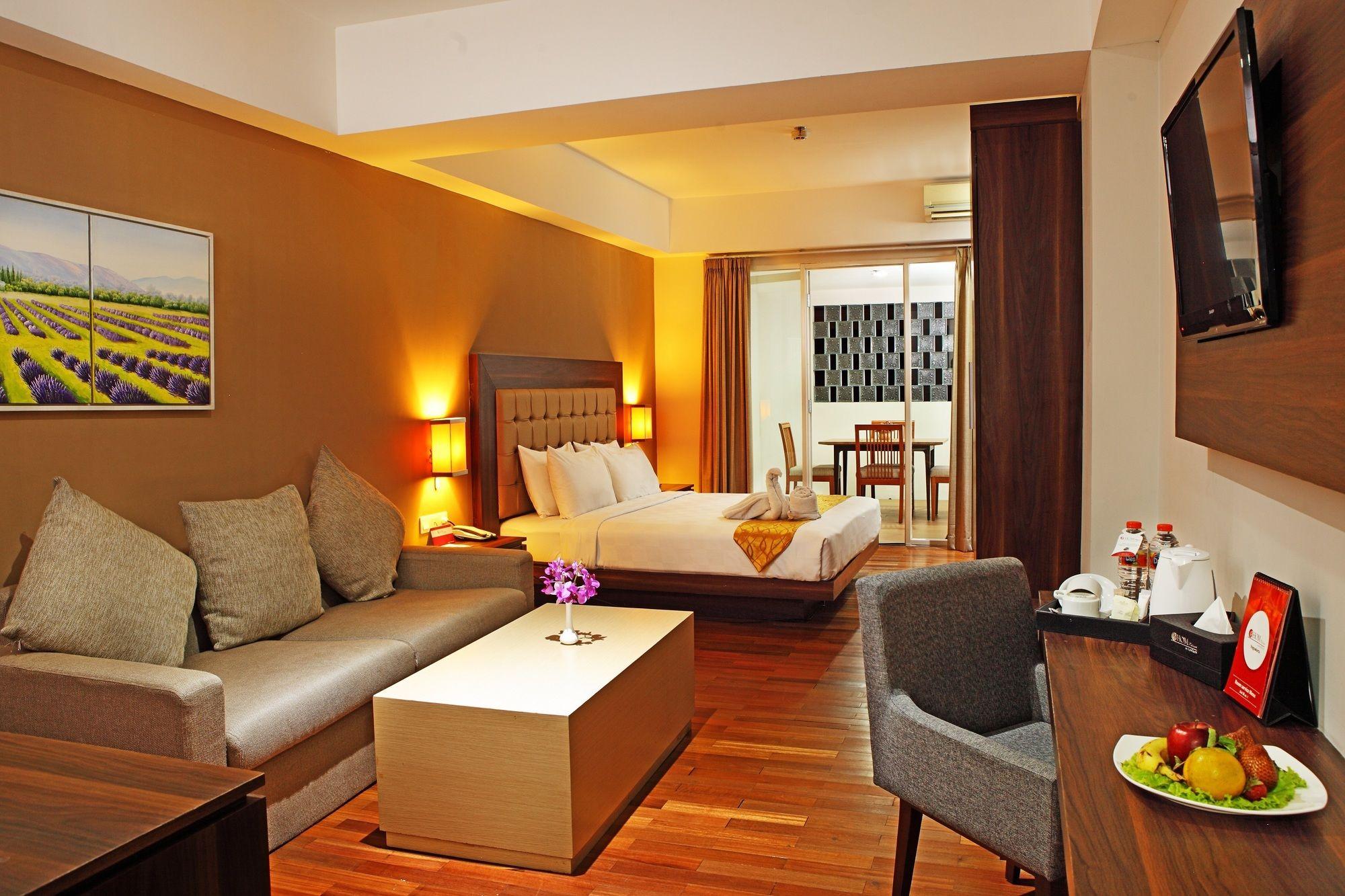 Luxury Malioboro Hotel Γιογκιακάρτα Εξωτερικό φωτογραφία