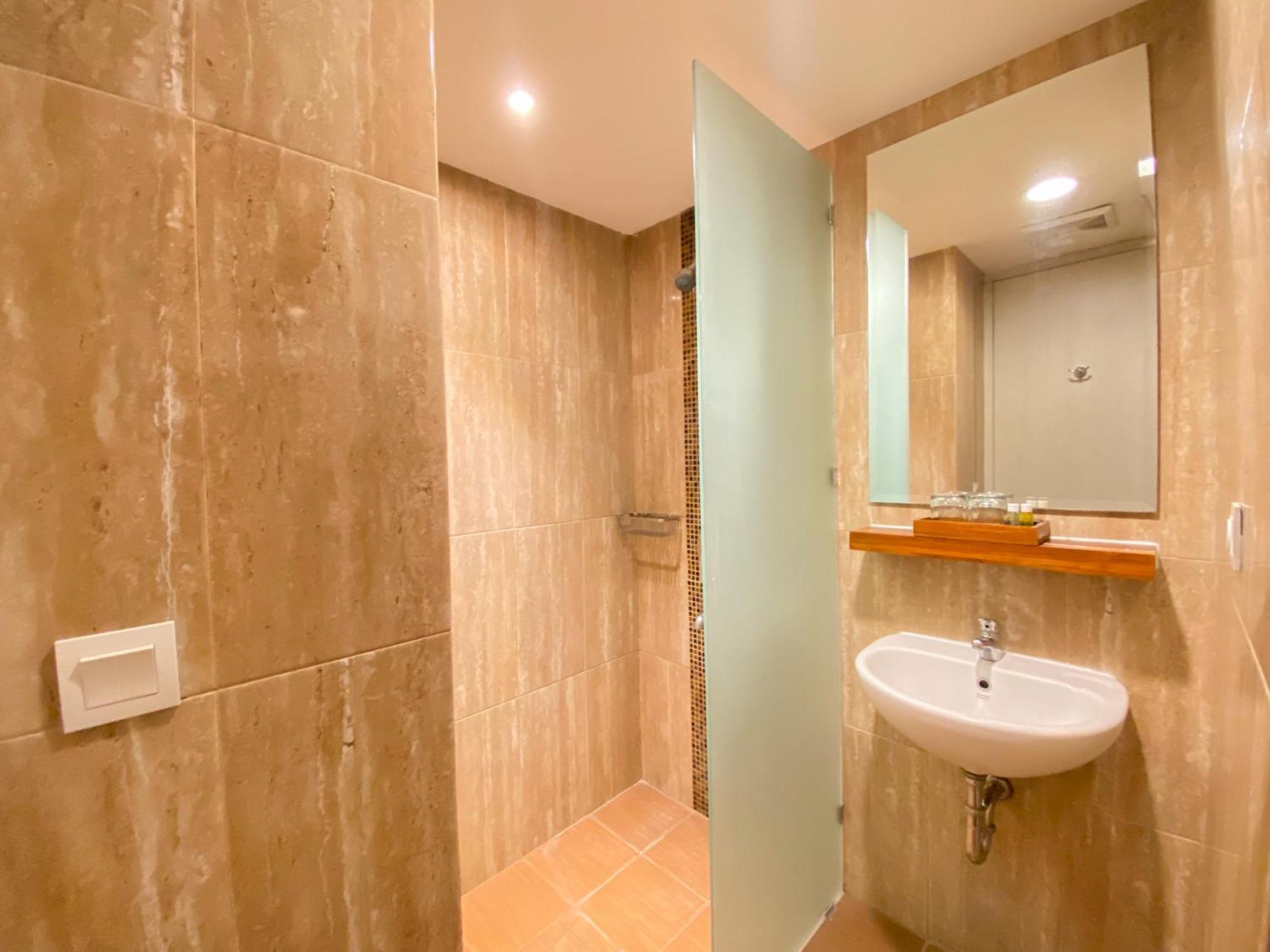 Luxury Malioboro Hotel Γιογκιακάρτα Εξωτερικό φωτογραφία