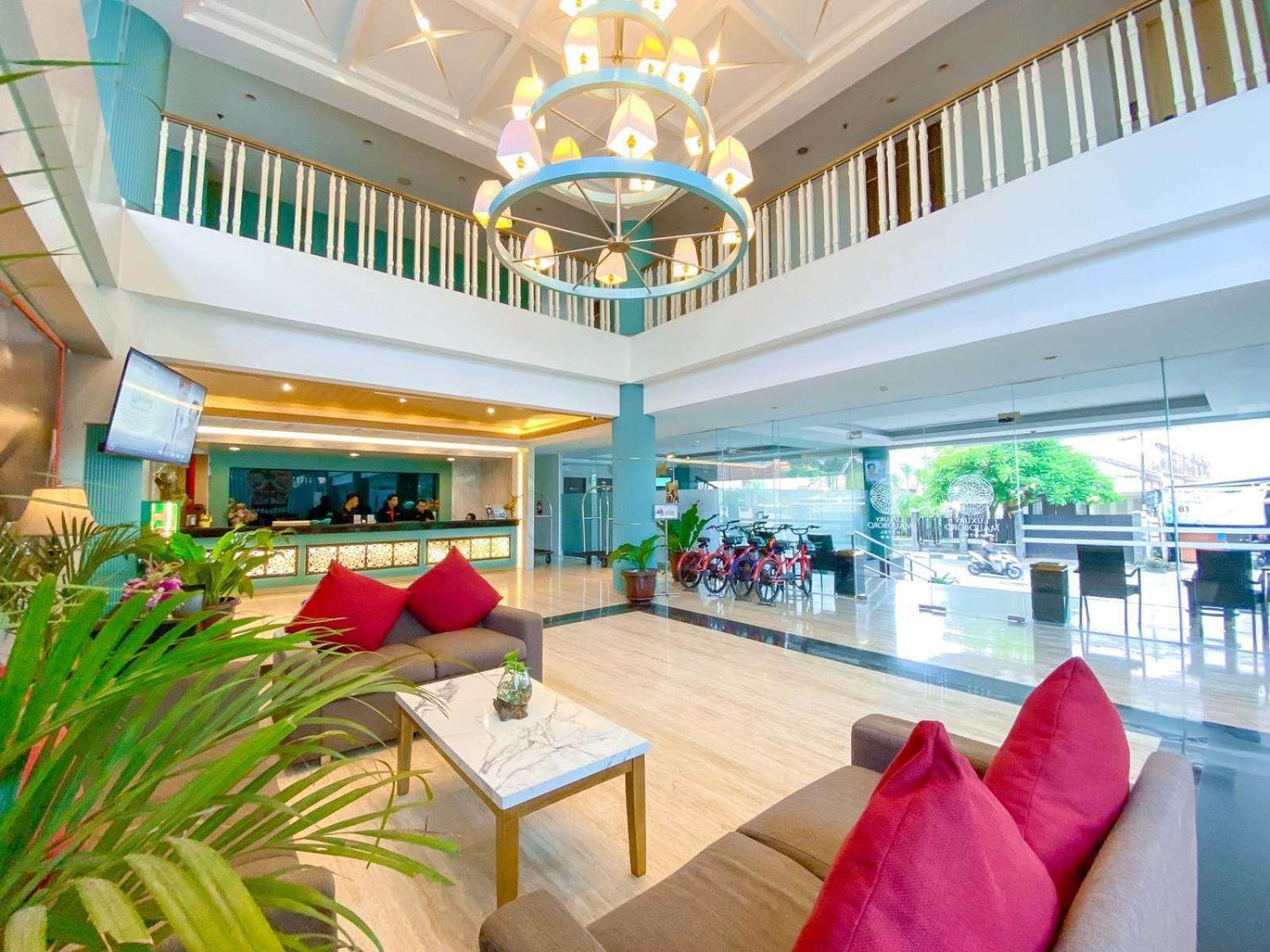 Luxury Malioboro Hotel Γιογκιακάρτα Εξωτερικό φωτογραφία