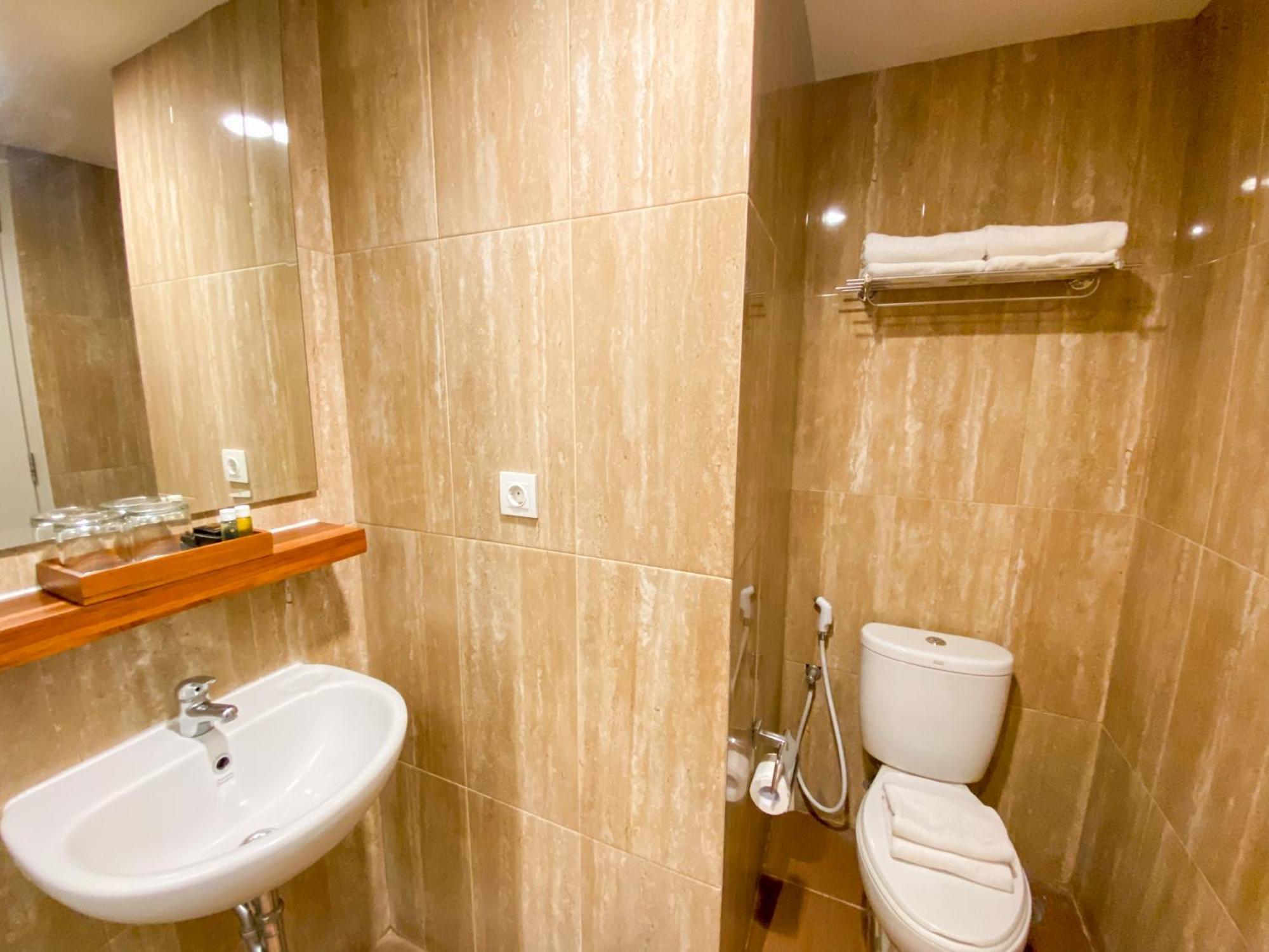 Luxury Malioboro Hotel Γιογκιακάρτα Εξωτερικό φωτογραφία