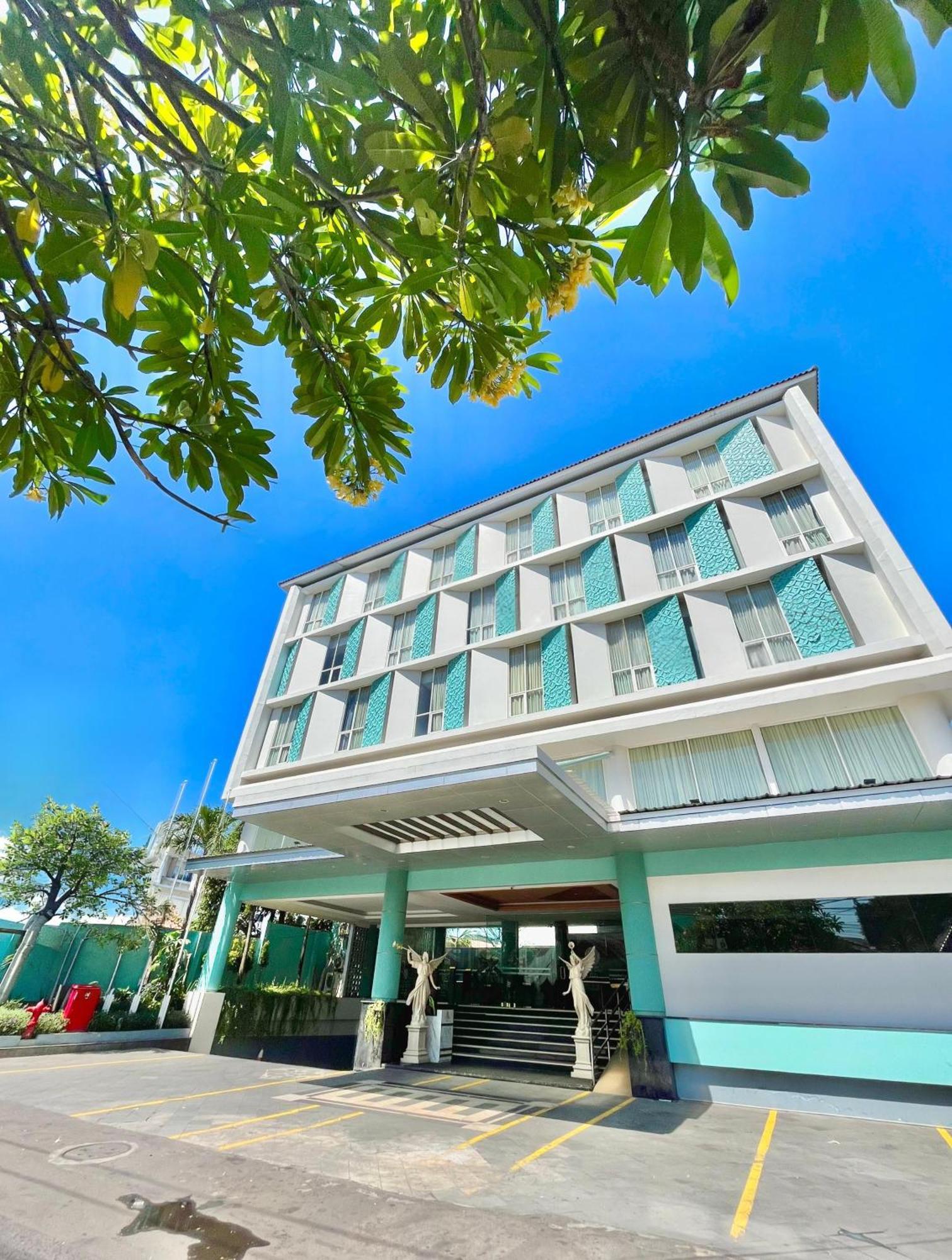 Luxury Malioboro Hotel Γιογκιακάρτα Εξωτερικό φωτογραφία