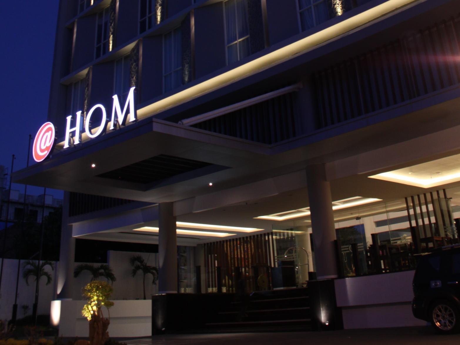 Luxury Malioboro Hotel Γιογκιακάρτα Εξωτερικό φωτογραφία