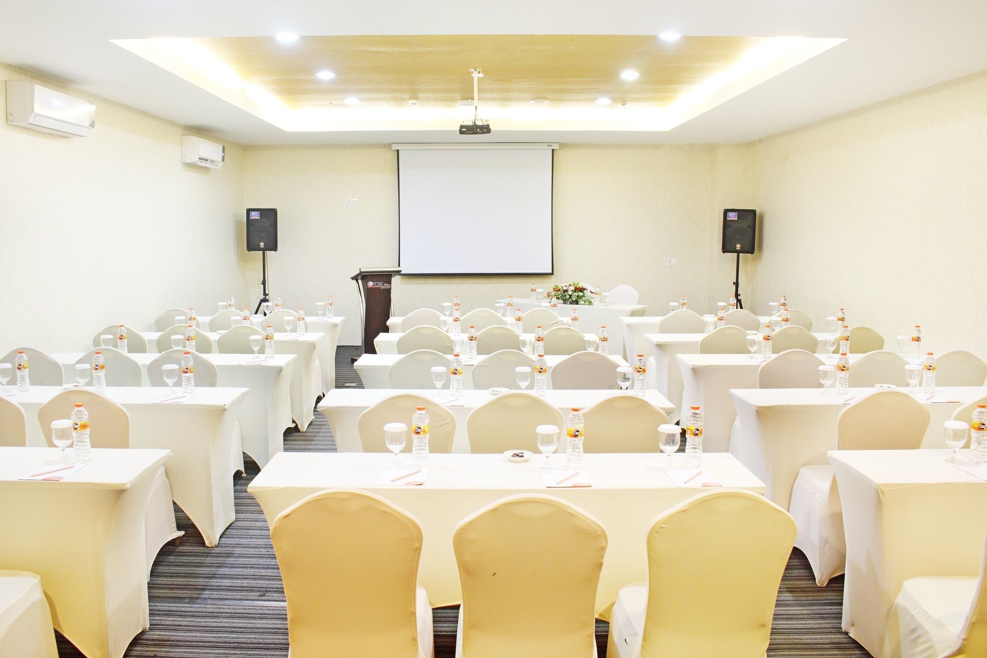 Luxury Malioboro Hotel Γιογκιακάρτα Εξωτερικό φωτογραφία